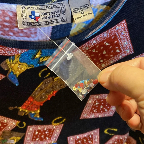 🤠 Don’t mess with Texas blinged out top 🤠
BIN 31 - Picture 6 of 6